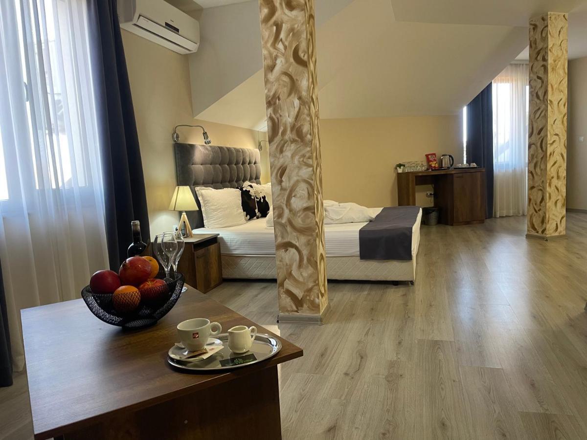 Hotel Ostrova Plovdiv Kültér fotó