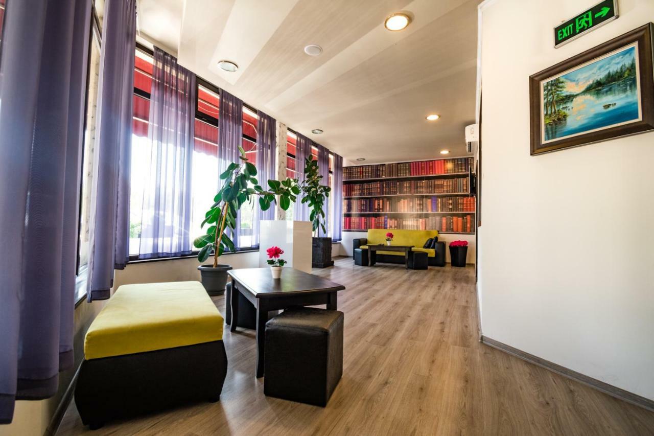 Hotel Ostrova Plovdiv Kültér fotó